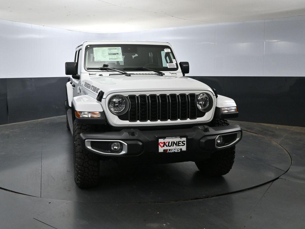 new 2025 Jeep Gladiator car, priced at $45,117