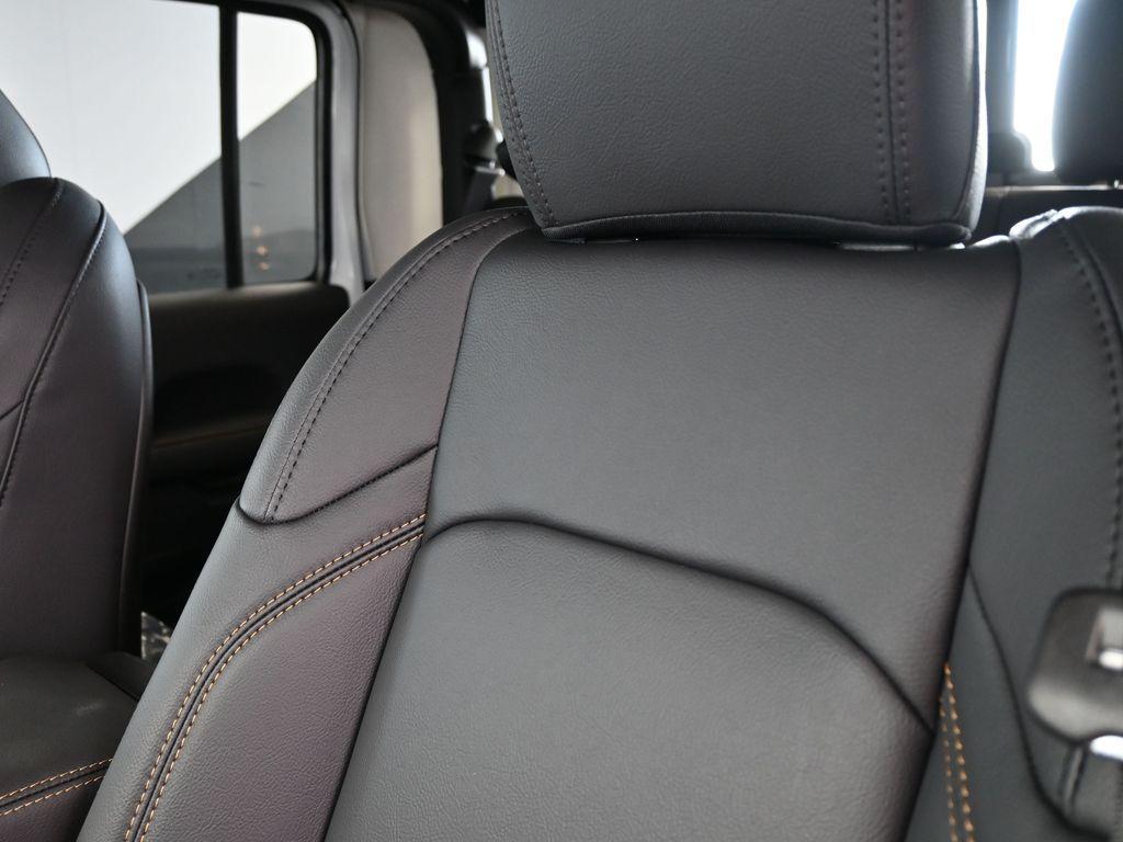 new 2025 Jeep Gladiator car, priced at $45,117