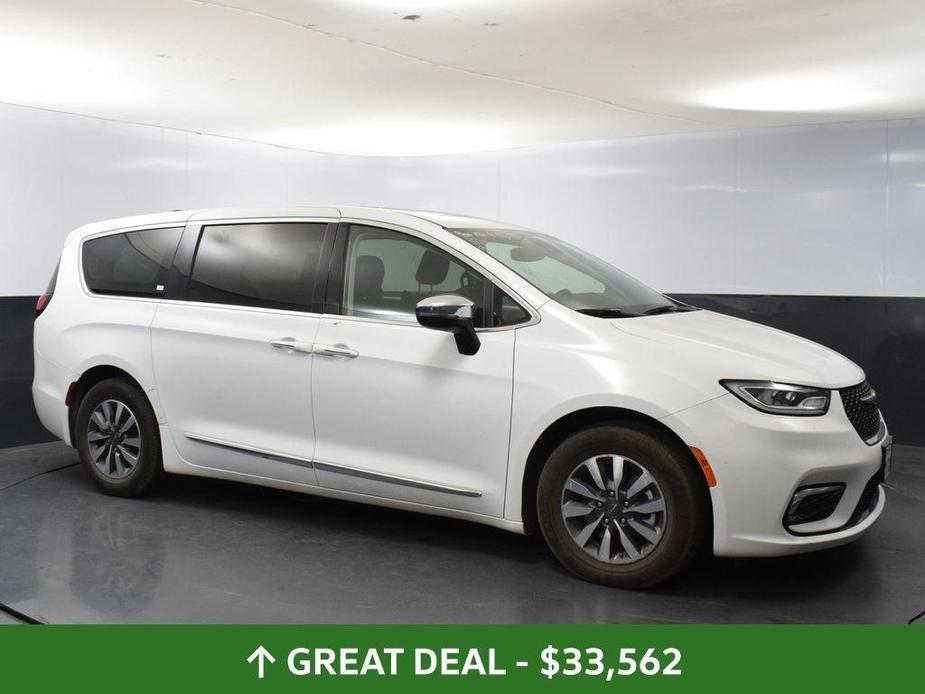 used 2023 Chrysler Pacifica Hybrid car, priced at $33,562