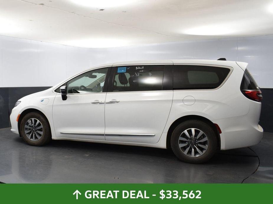 used 2023 Chrysler Pacifica Hybrid car, priced at $33,562