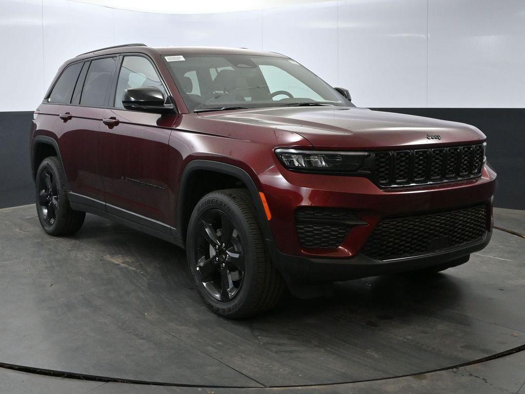 new 2025 Jeep Grand Cherokee car, priced at $45,570