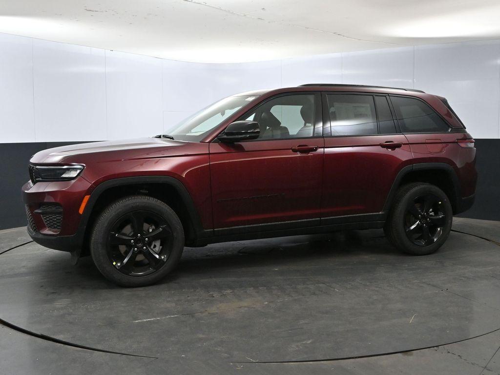new 2025 Jeep Grand Cherokee car, priced at $45,570