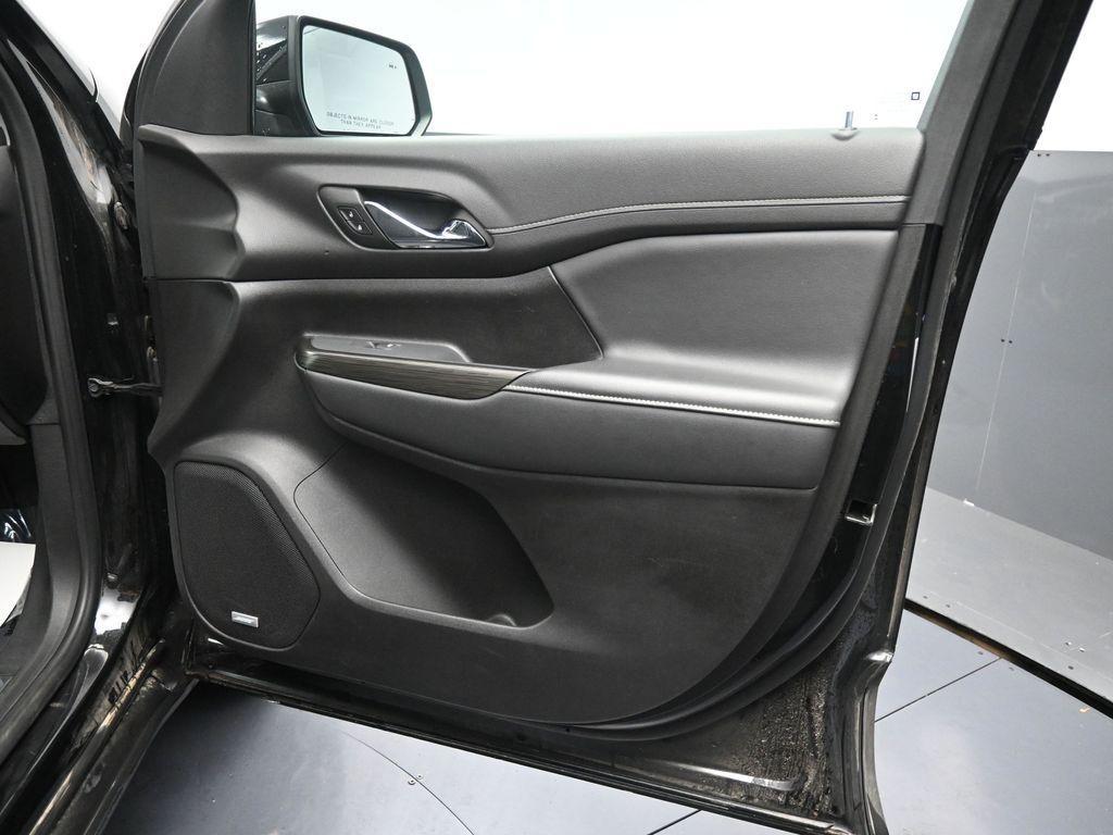 used 2023 GMC Acadia car, priced at $27,558