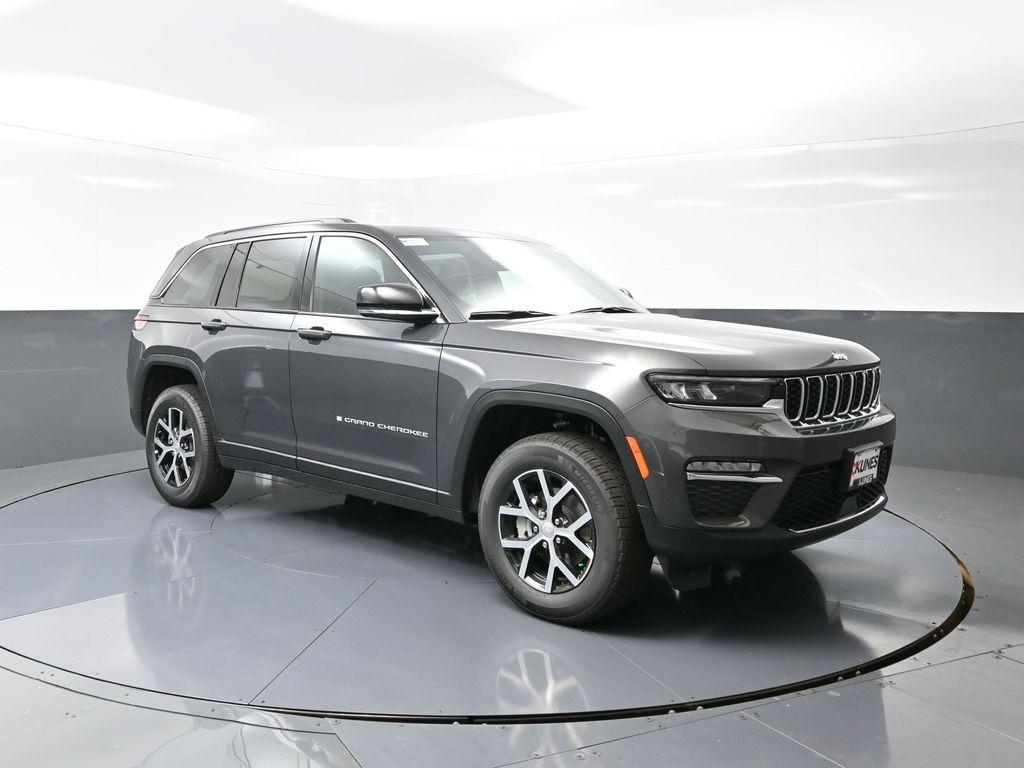 new 2025 Jeep Grand Cherokee car, priced at $48,755