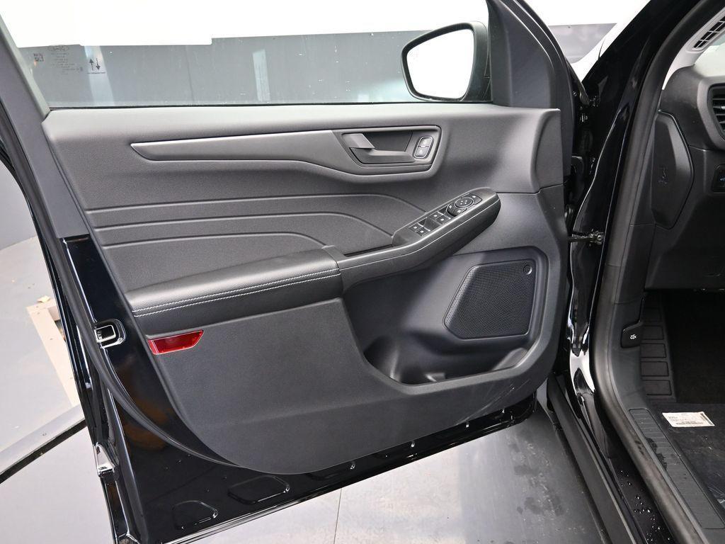 used 2025 Ford Escape car, priced at $28,139