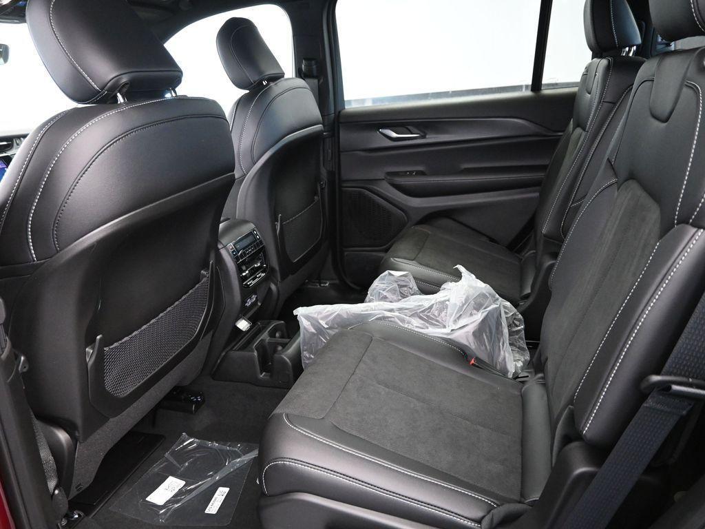 new 2025 Jeep Grand Cherokee L car, priced at $47,622