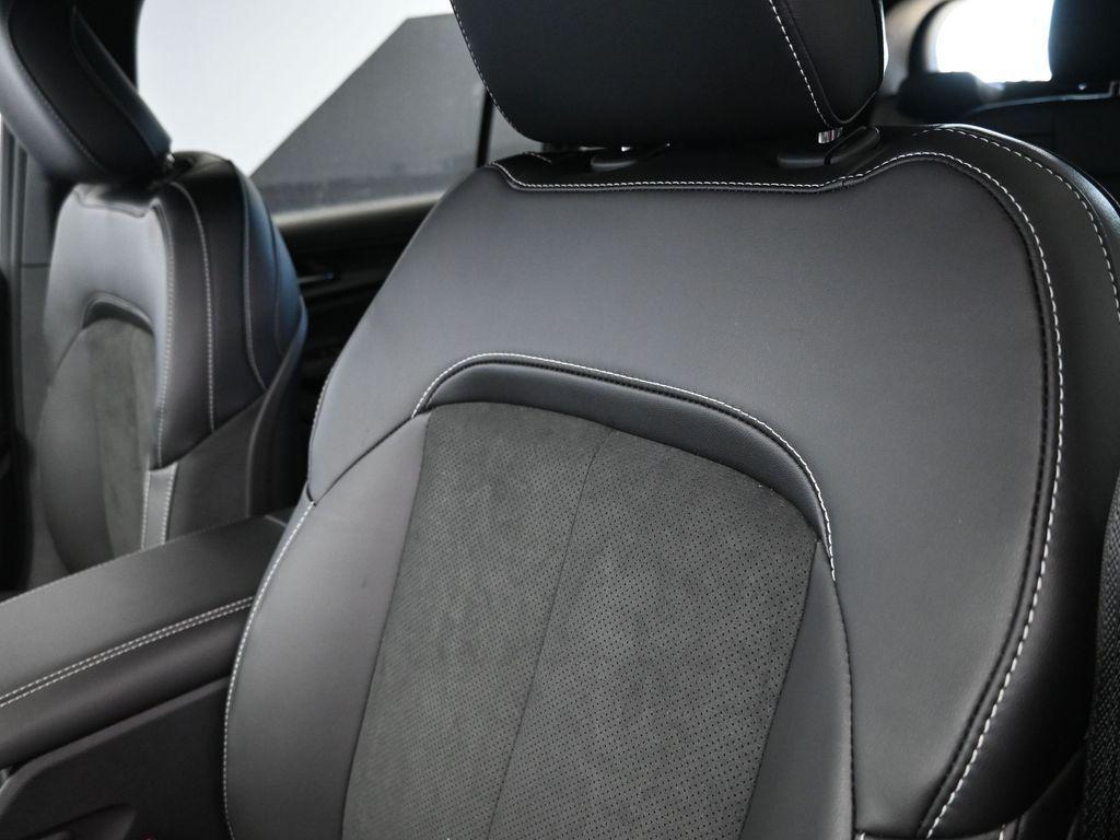 new 2025 Jeep Grand Cherokee L car, priced at $47,622