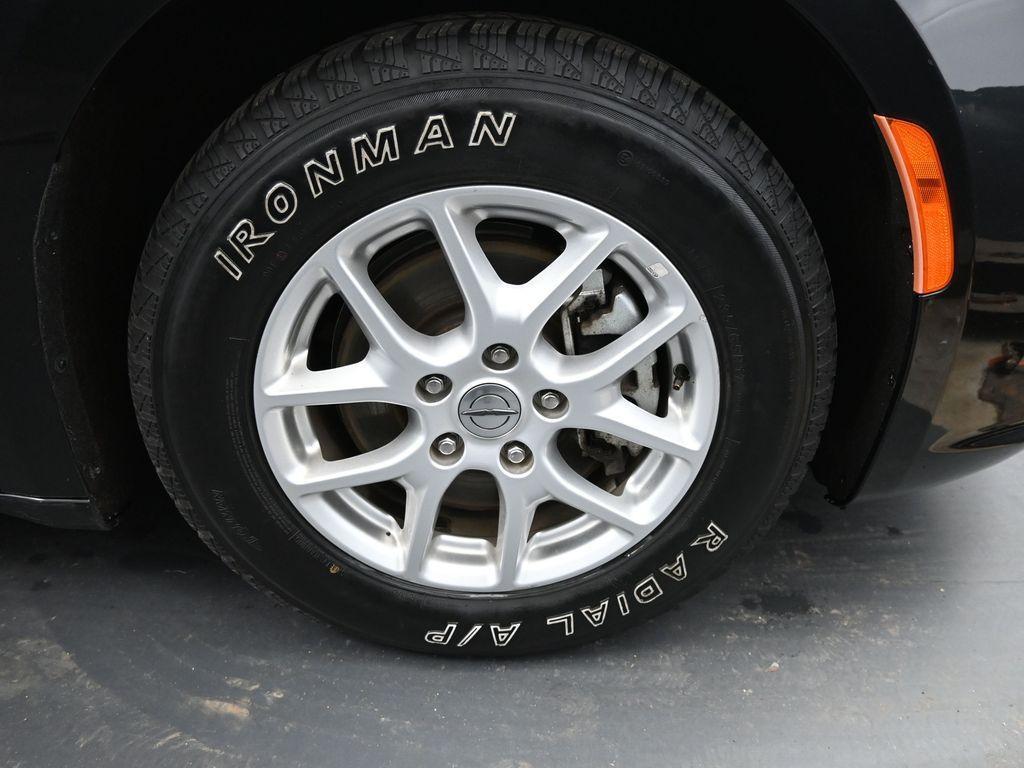 used 2022 Chrysler Pacifica car, priced at $20,901