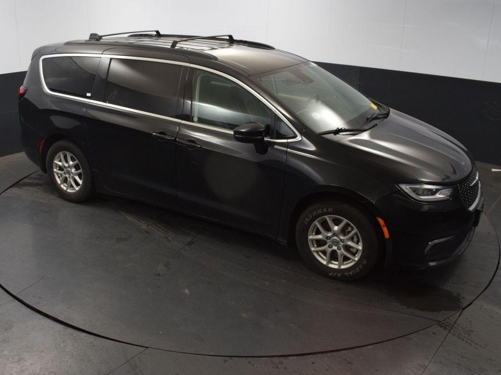 used 2022 Chrysler Pacifica car