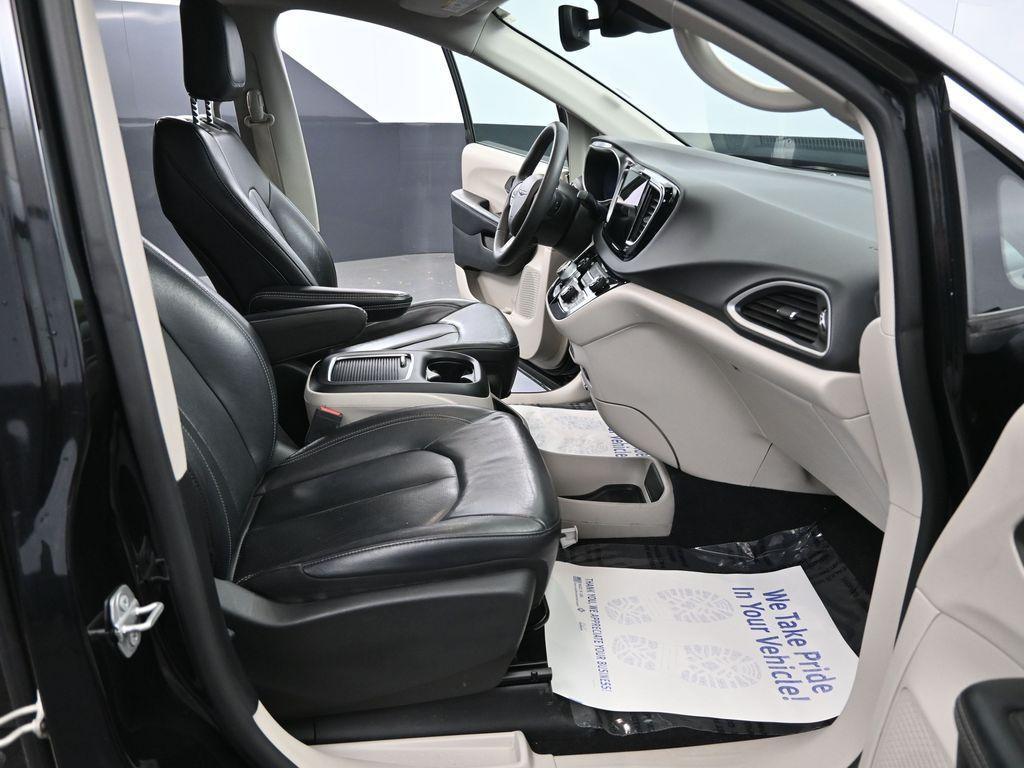 used 2022 Chrysler Pacifica car, priced at $20,901