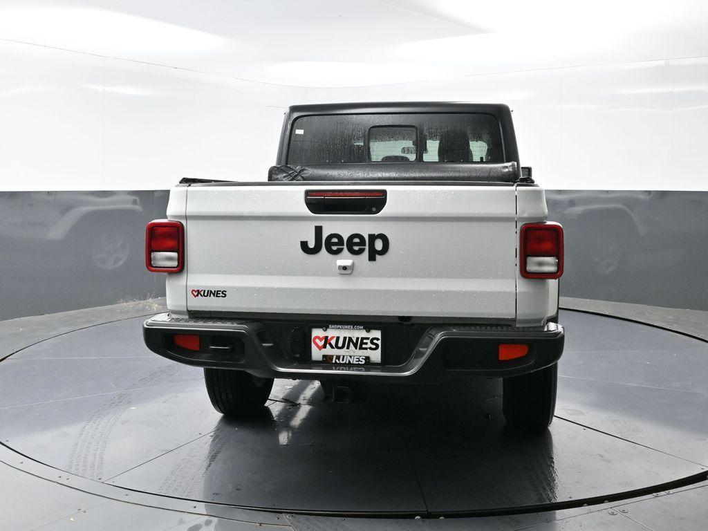 used 2022 Jeep Gladiator car, priced at $32,279