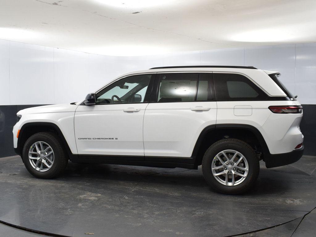 new 2025 Jeep Grand Cherokee car, priced at $35,940