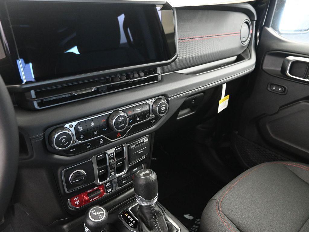 new 2025 Jeep Wrangler car, priced at $58,515