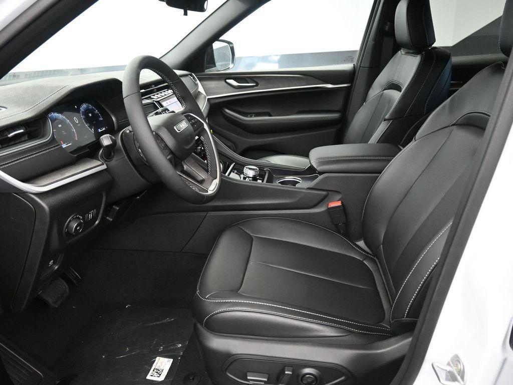 new 2025 Jeep Grand Cherokee L car, priced at $52,391