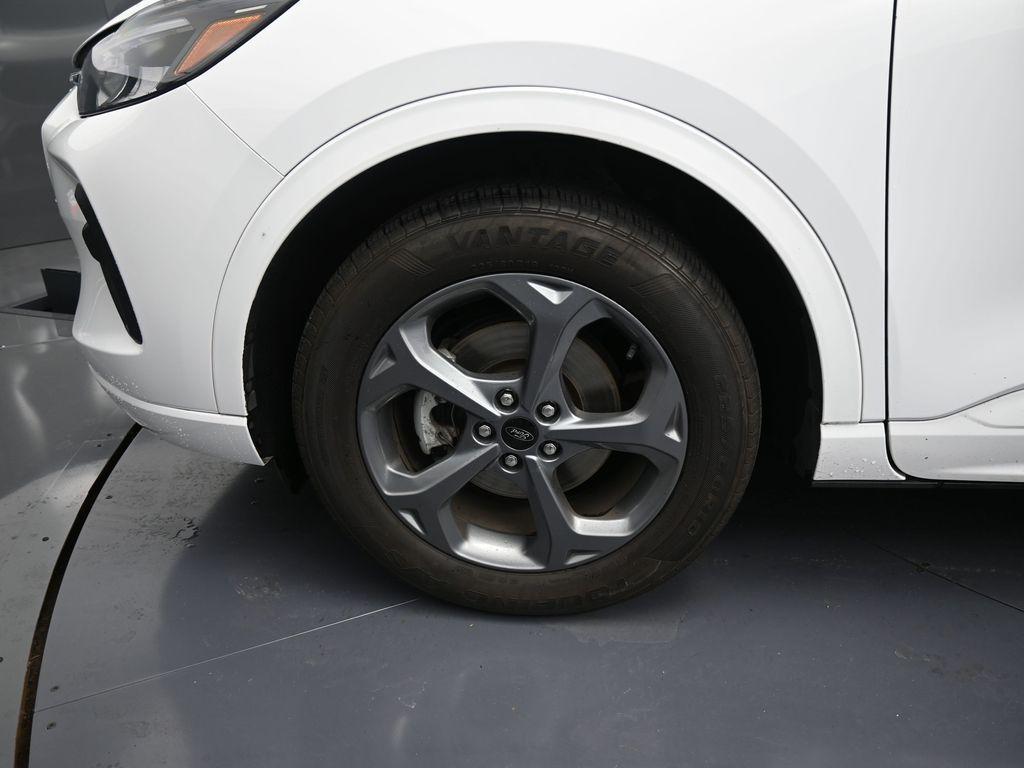 used 2023 Ford Escape car, priced at $22,129