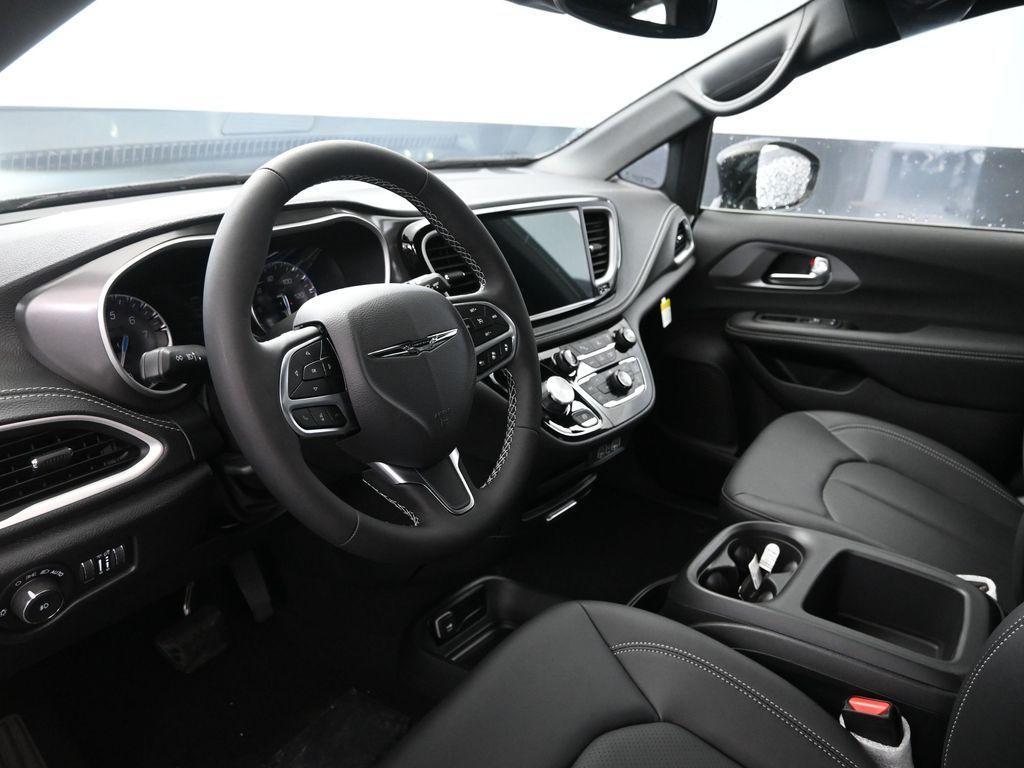 new 2025 Chrysler Pacifica car, priced at $42,247