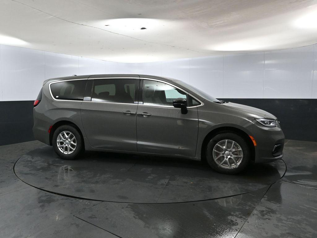 new 2025 Chrysler Pacifica car, priced at $42,247