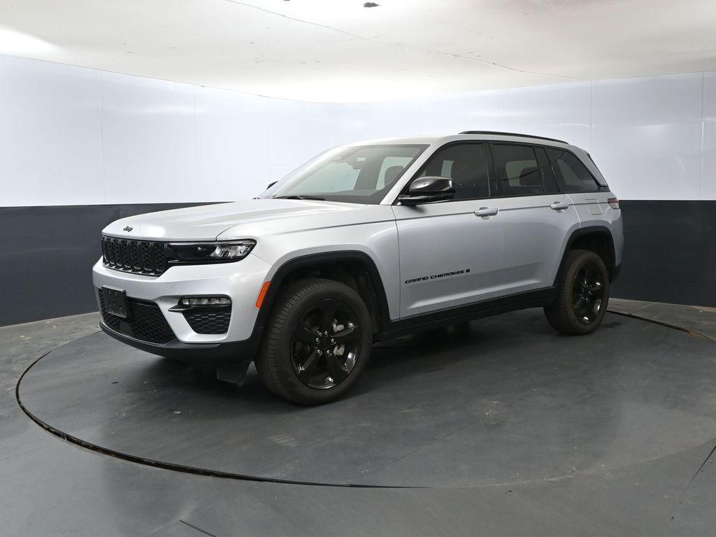 used 2025 Jeep Grand Cherokee car, priced at $46,032
