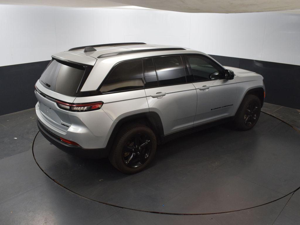used 2025 Jeep Grand Cherokee car, priced at $46,032
