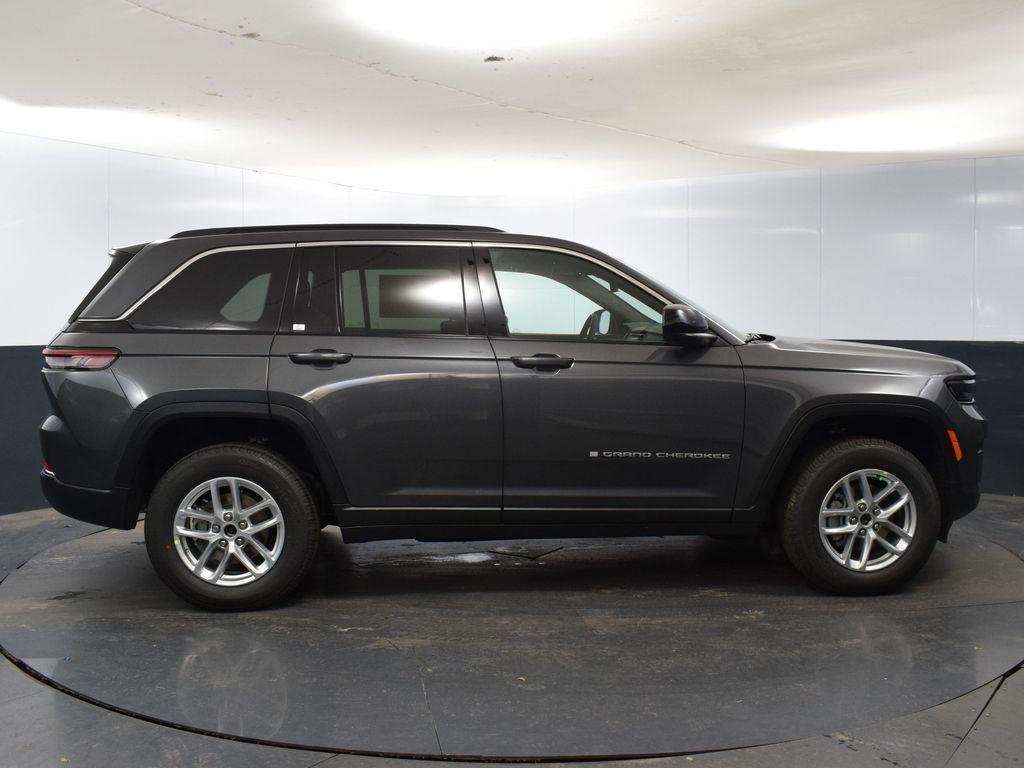 new 2025 Jeep Grand Cherokee car, priced at $37,924