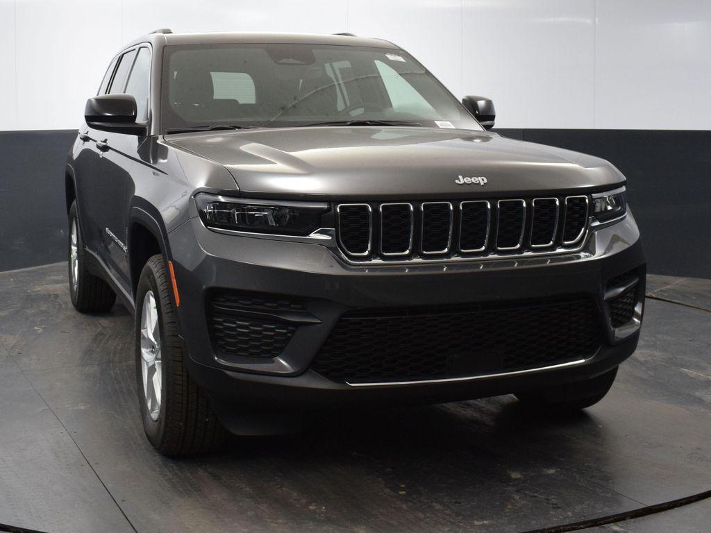 new 2025 Jeep Grand Cherokee car, priced at $37,924