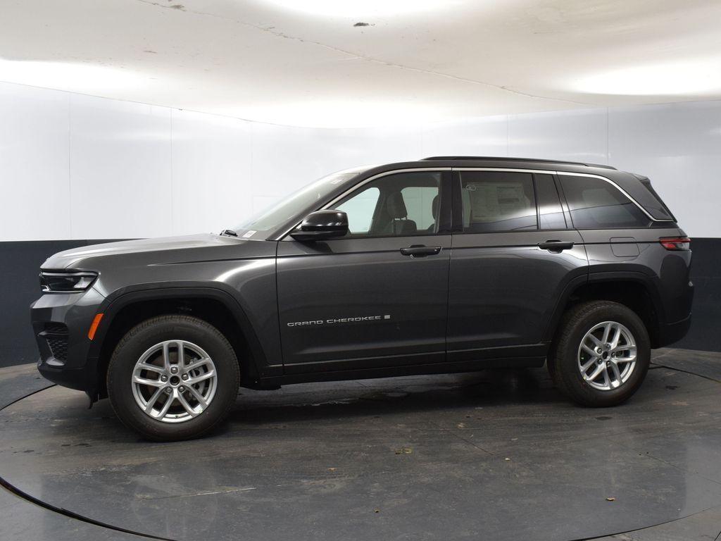 new 2025 Jeep Grand Cherokee car, priced at $37,924