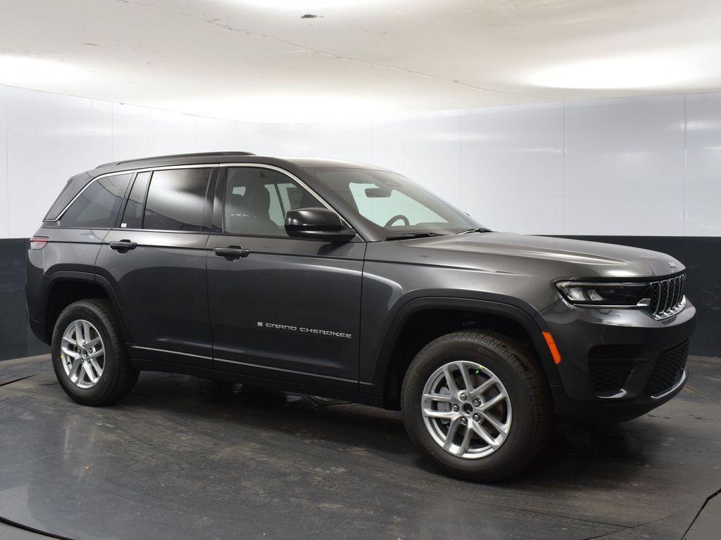 new 2025 Jeep Grand Cherokee car, priced at $37,924