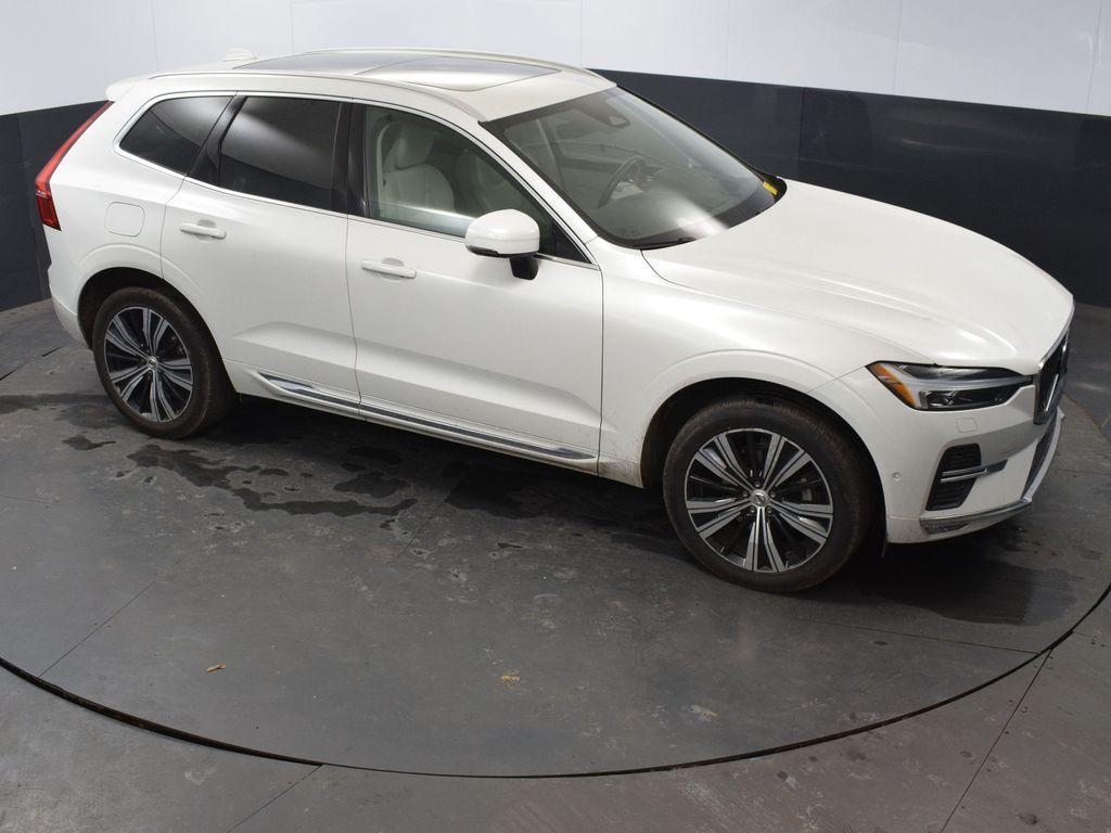 used 2022 Volvo XC60 car, priced at $34,556