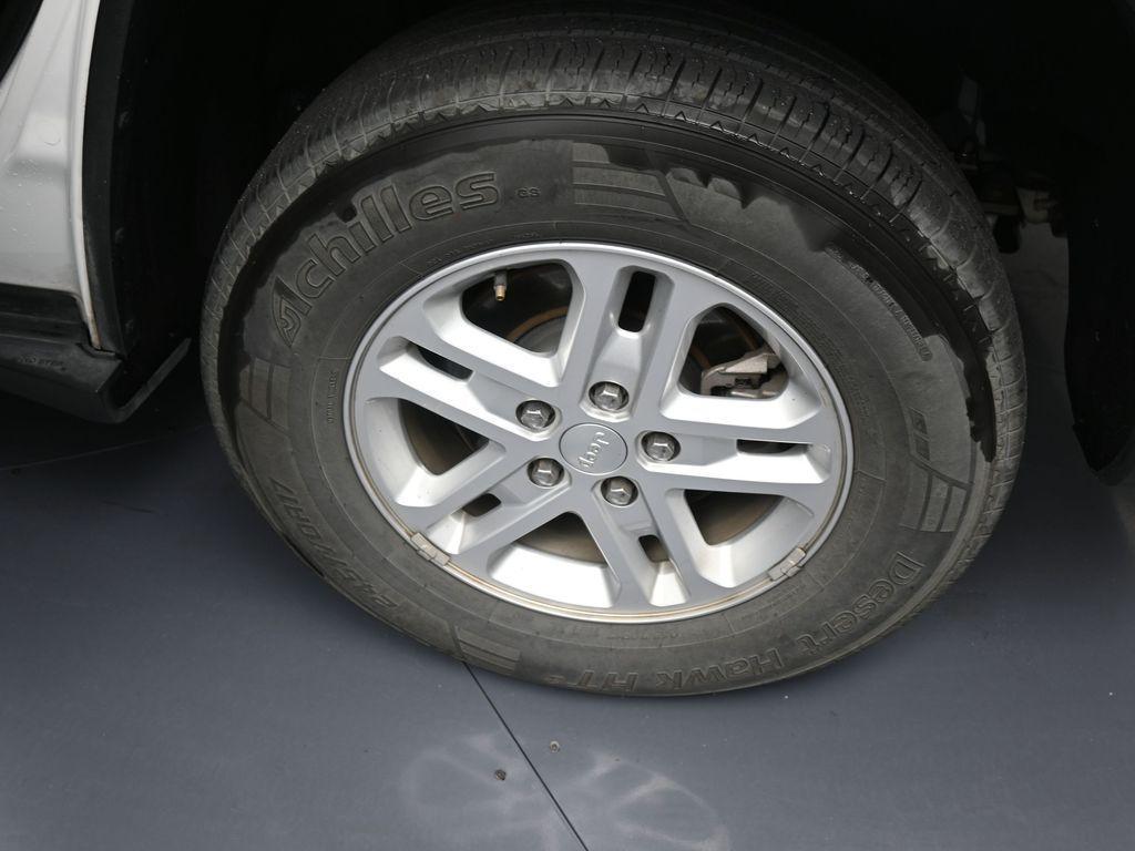 used 2023 Jeep Grand Cherokee car, priced at $25,736