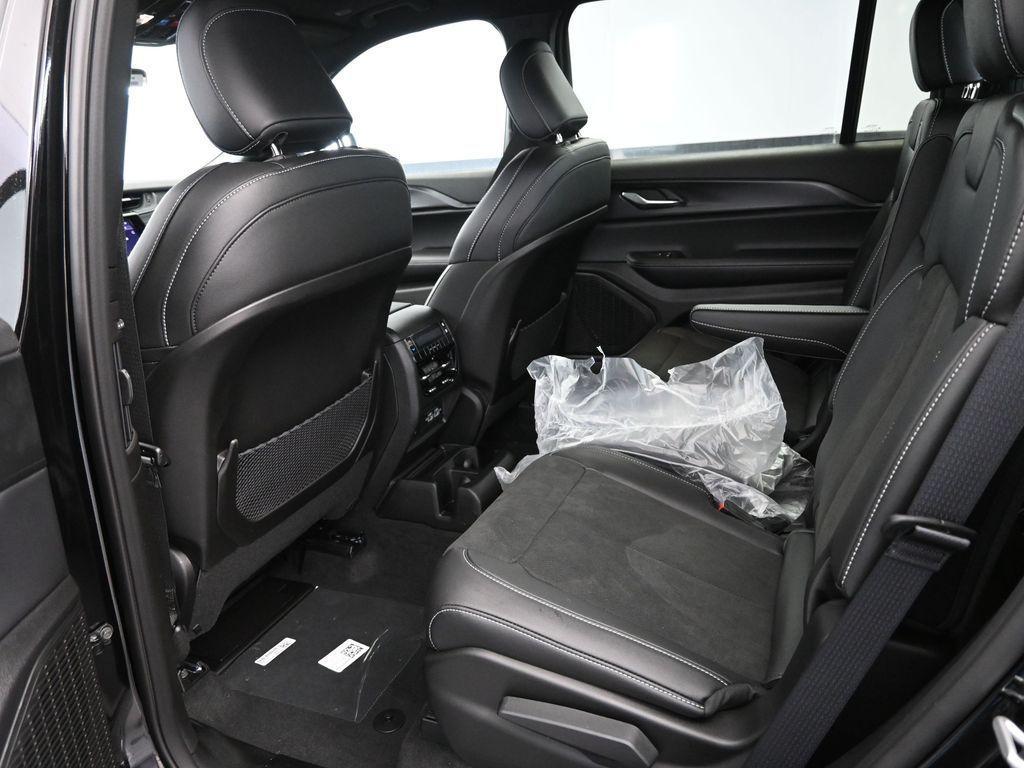 new 2025 Jeep Grand Cherokee L car, priced at $47,622