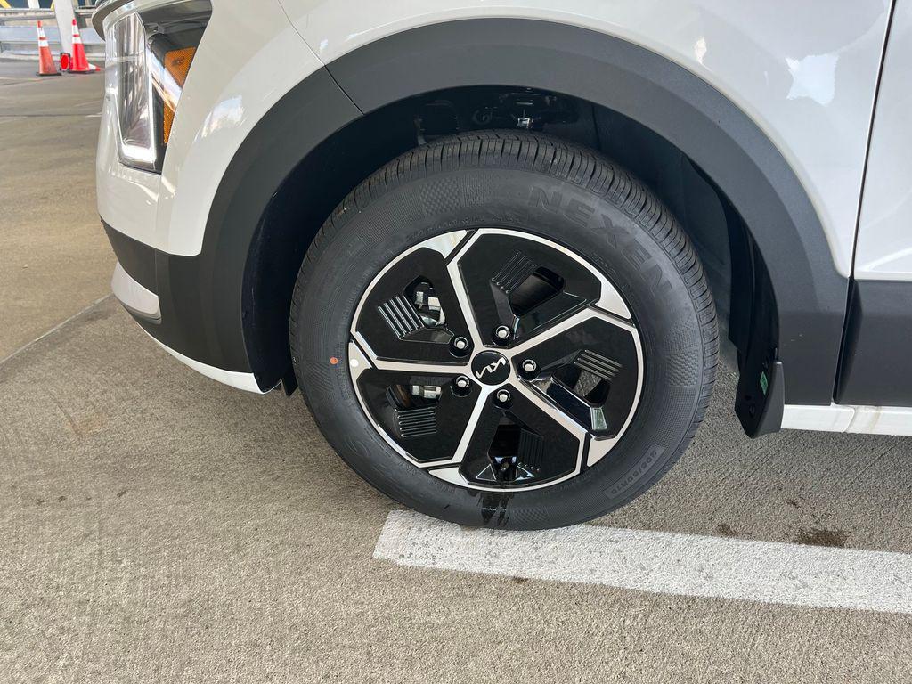 new 2025 Kia Niro car, priced at $30,030
