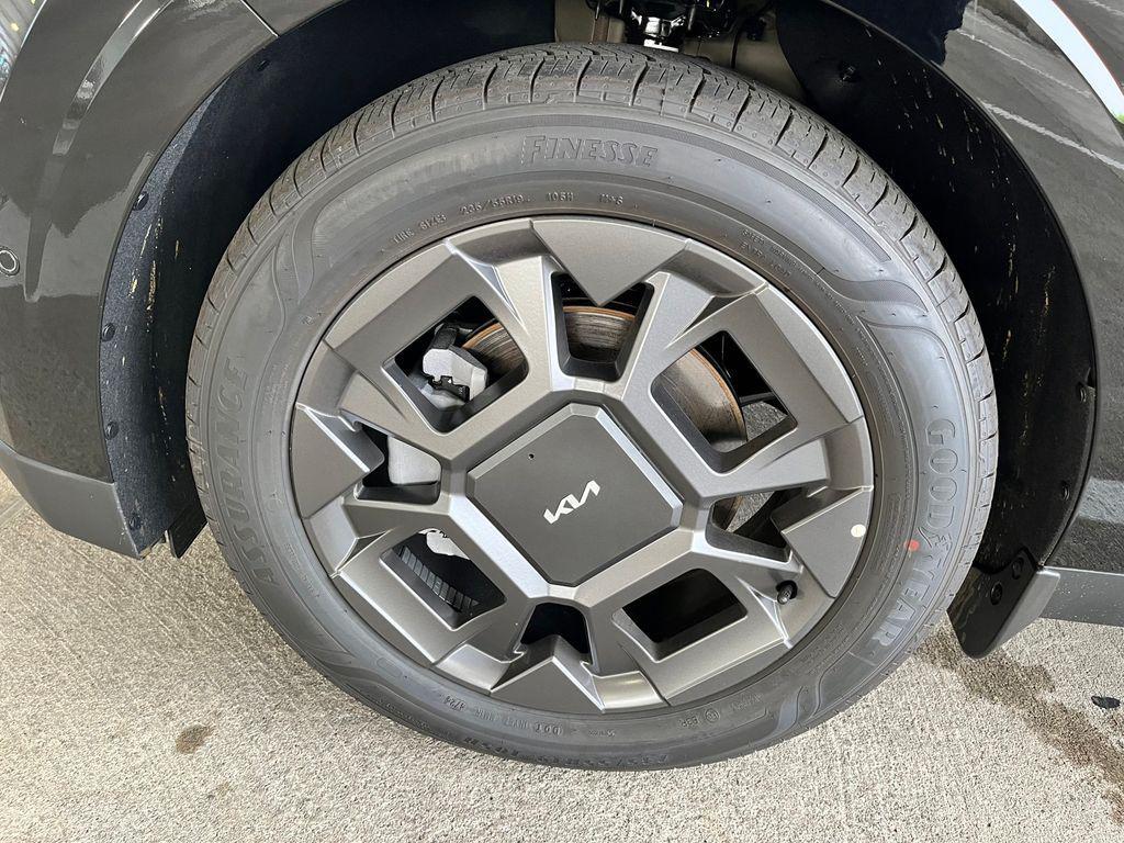 new 2025 Kia Carnival car, priced at $47,388