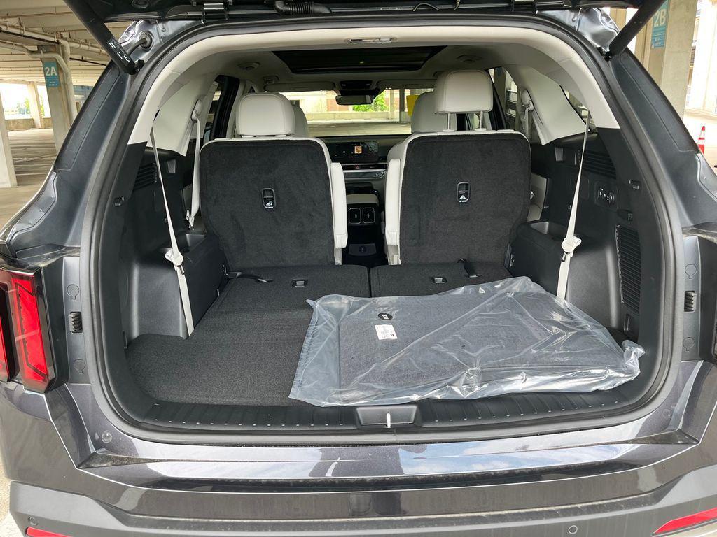 new 2025 Kia Sorento car, priced at $39,108