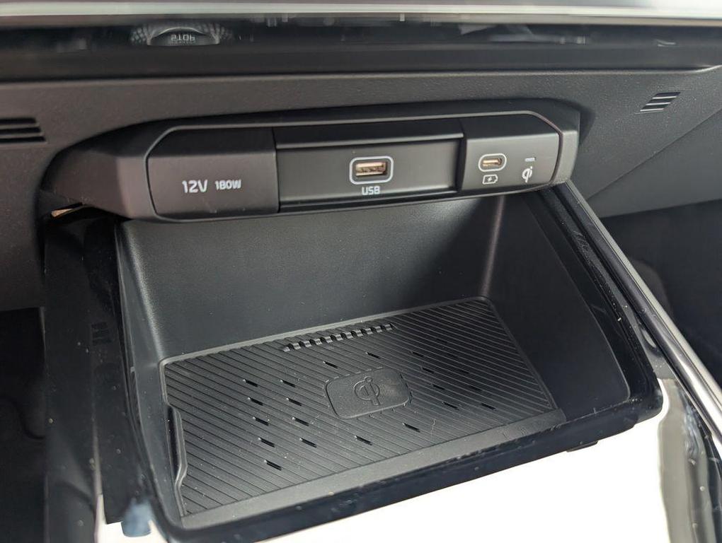 new 2025 Kia Niro car, priced at $29,657