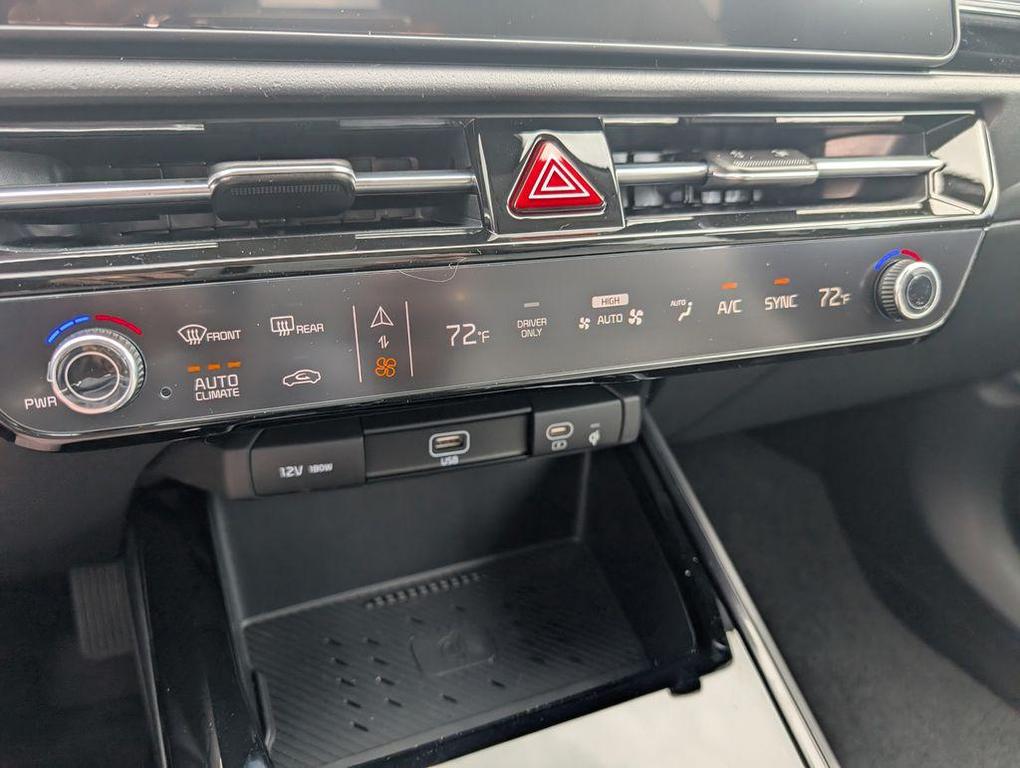 new 2025 Kia Niro car, priced at $29,657