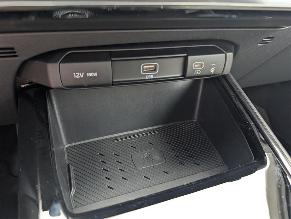 new 2025 Kia Niro car, priced at $29,657