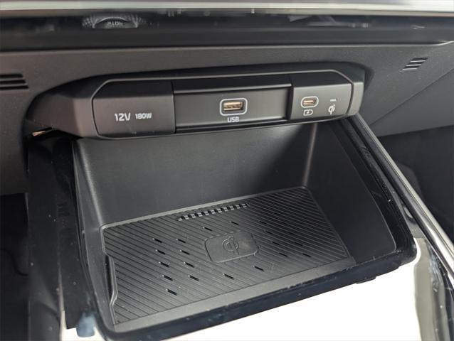 new 2025 Kia Niro car, priced at $31,657
