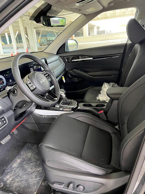 new 2025 Kia Seltos car, priced at $27,945
