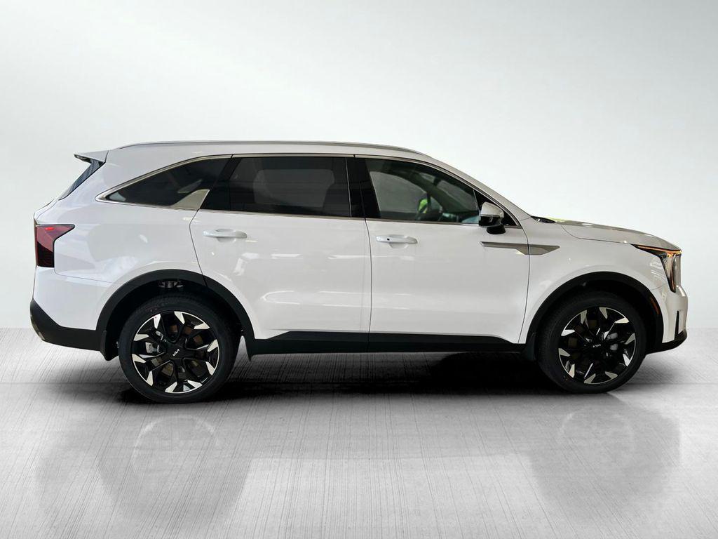 new 2025 Kia Sorento car, priced at $38,326