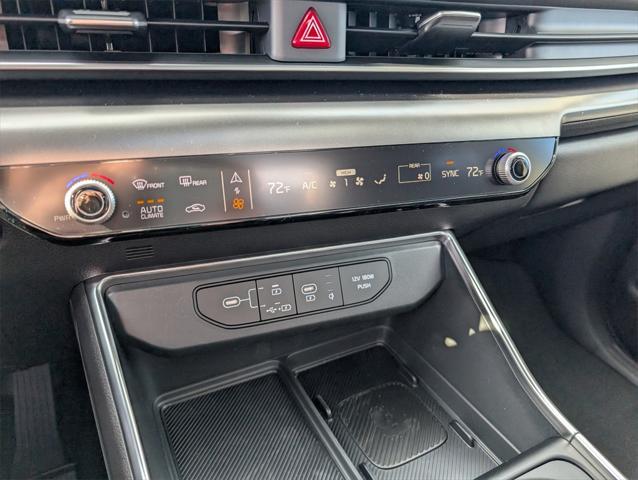 new 2025 Kia Carnival car, priced at $54,424