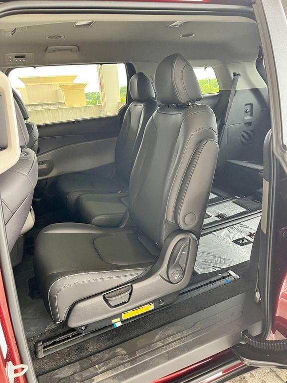 new 2026 Kia Carnival Hybrid car, priced at $43,622