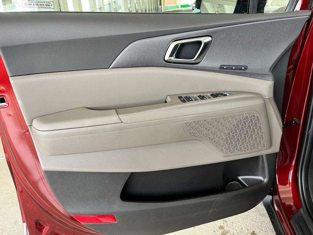new 2026 Kia Carnival Hybrid car, priced at $43,622