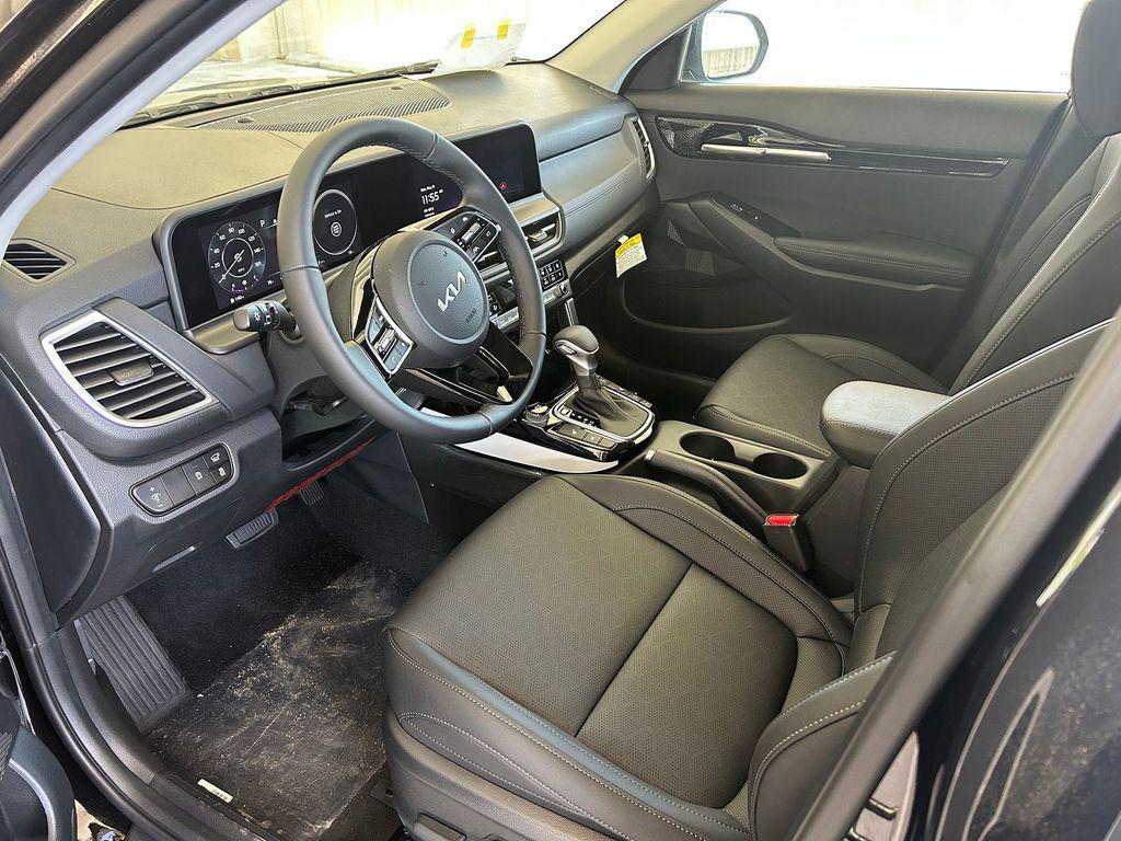 new 2025 Kia Seltos car, priced at $28,317
