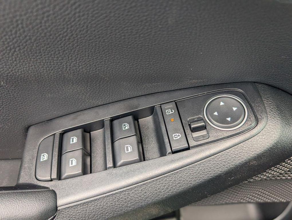 new 2025 Kia Seltos car, priced at $27,945