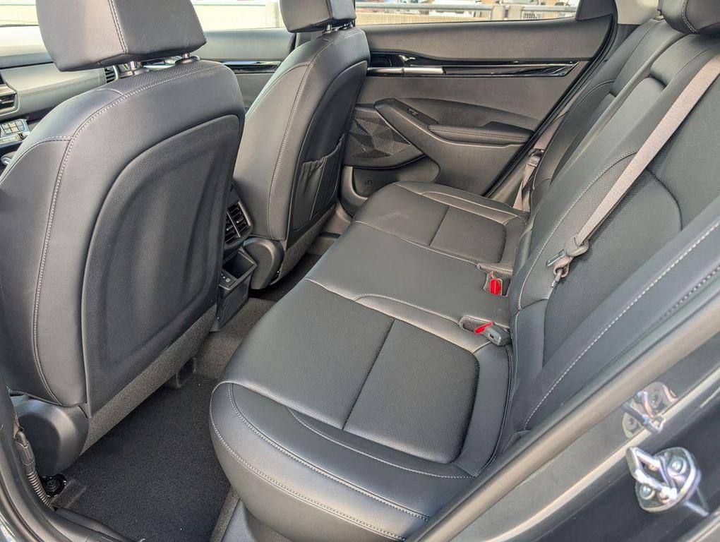 new 2025 Kia Seltos car, priced at $27,945