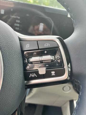new 2025 Kia Carnival car, priced at $54,424