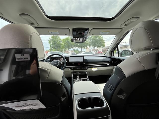 new 2025 Kia Carnival car, priced at $54,424