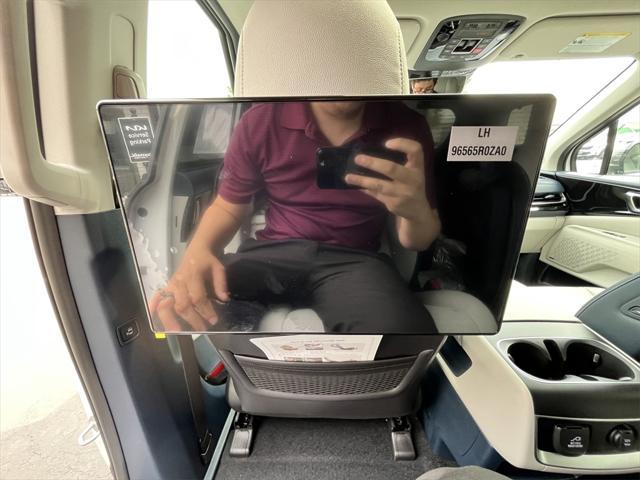 new 2025 Kia Carnival car, priced at $54,424