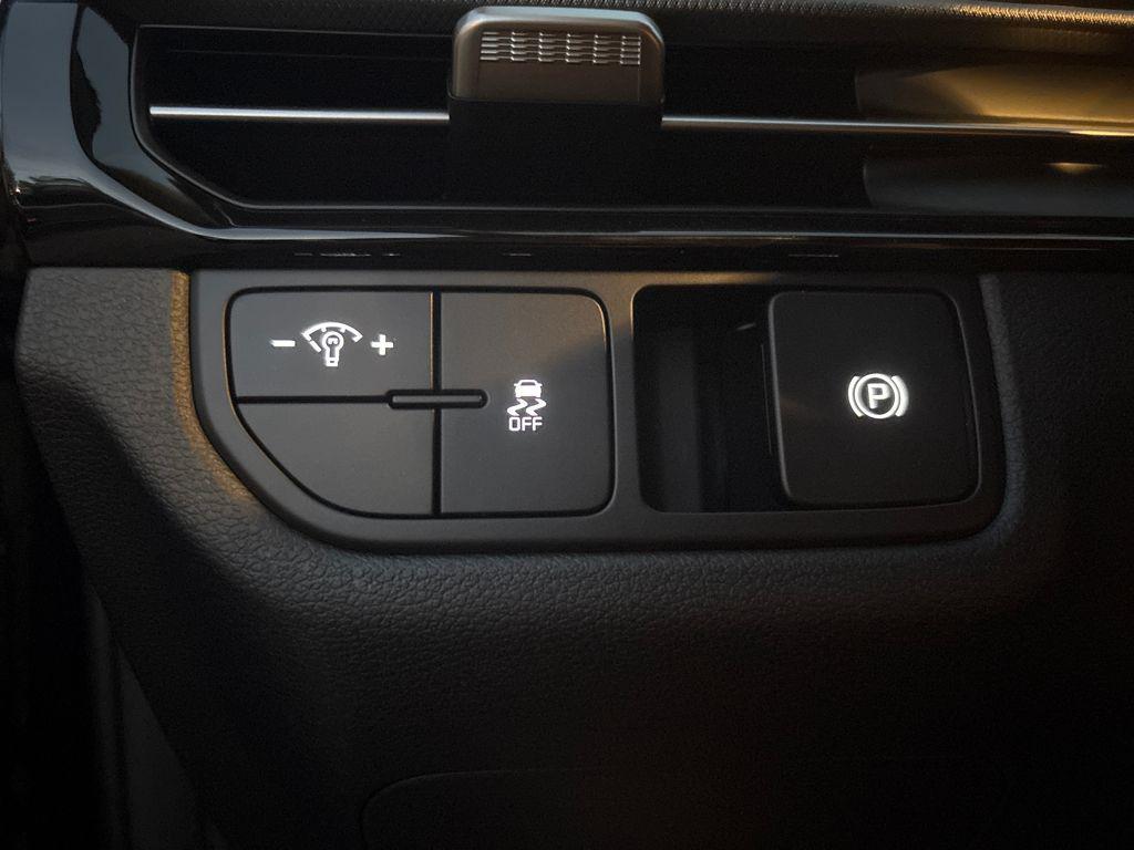 new 2026 Kia Sportage car, priced at $28,672