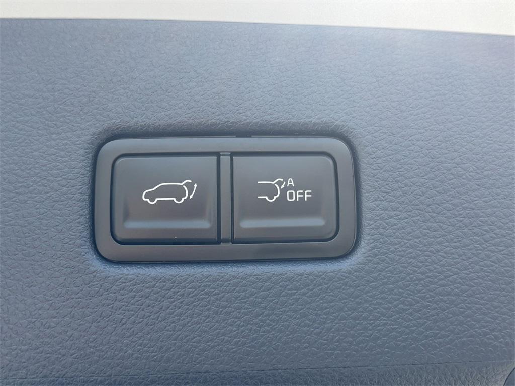 new 2026 Kia Carnival Hybrid car, priced at $45,270